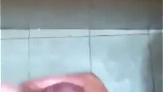 Me la jalo y me buy low mucha leche